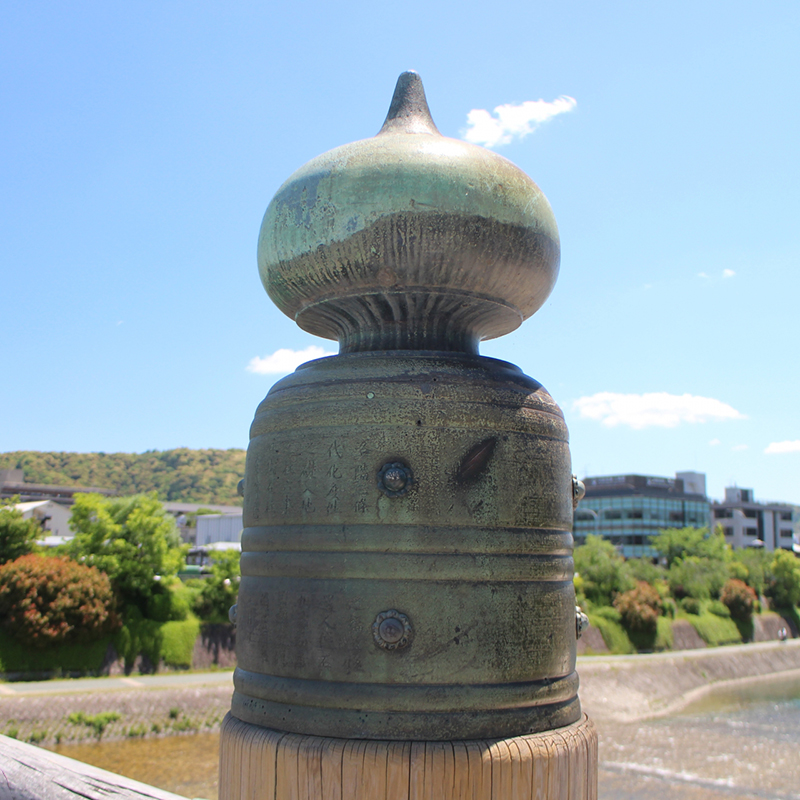 三条大橋の擬宝珠刀傷跡